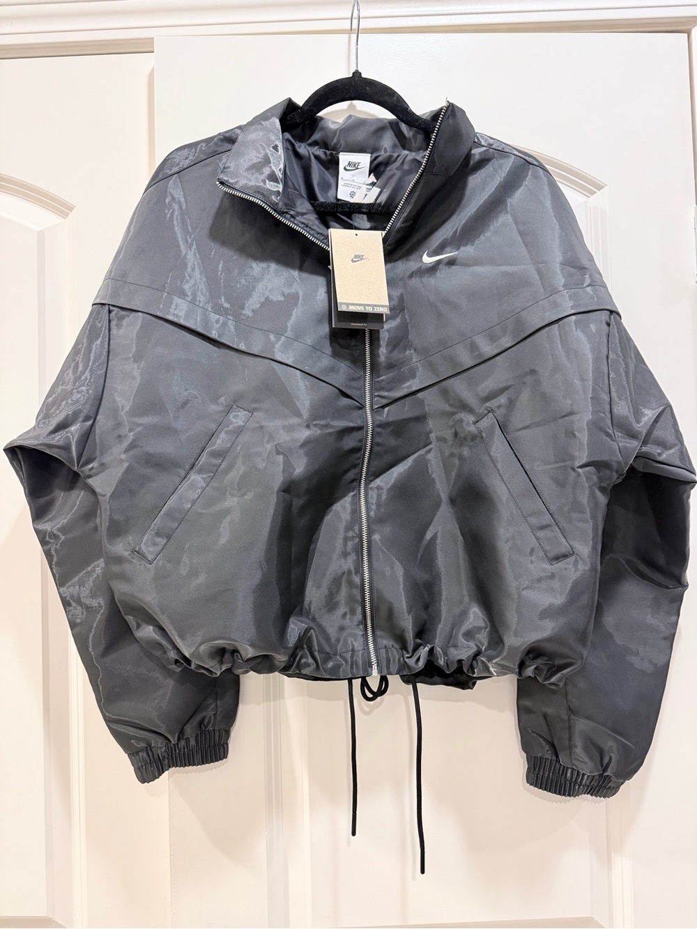 Nike Women's black/smoke Gray Cropped Bomber Jacket